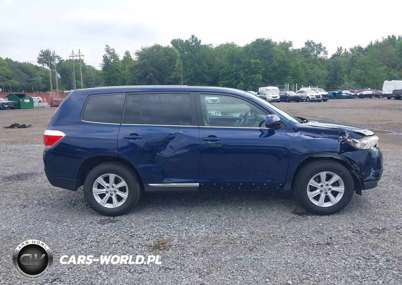 2013 Toyota Highlander Base V6 VIN:5TDBK3EH5DS251621 - 13