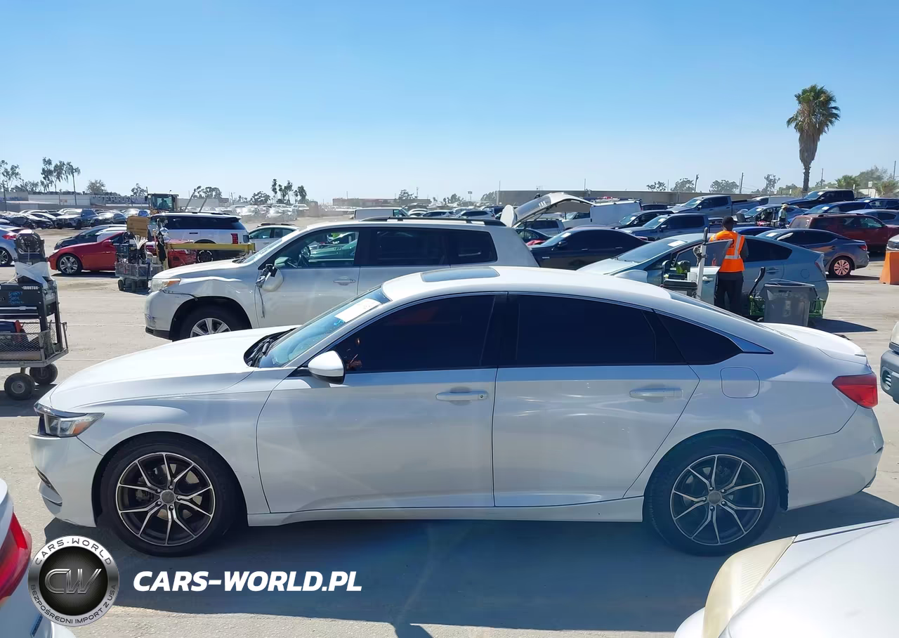 2018 Honda Accord Sport 2.0T VIN:1HGCV2F33JA030506 - 15