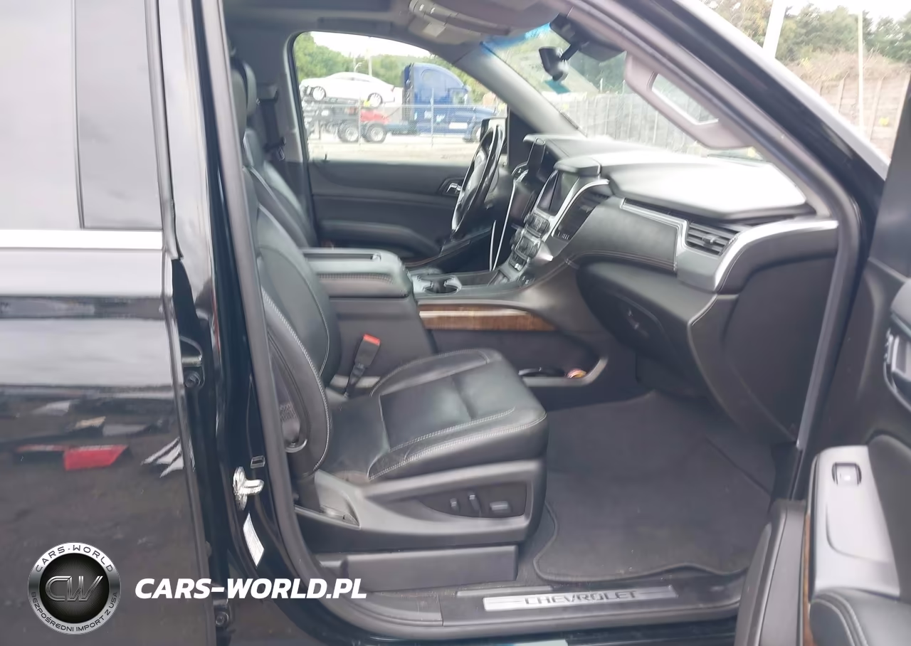 2019 Chevrolet Suburban Lt VIN:1GNSKHKC9KR337457 - 5