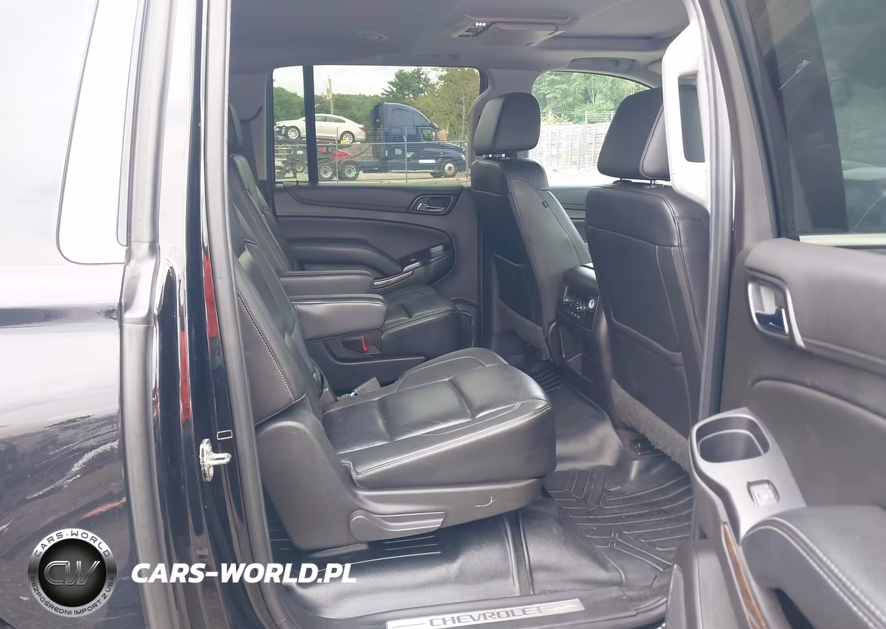 2019 Chevrolet Suburban Lt VIN:1GNSKHKC9KR337457 - 8
