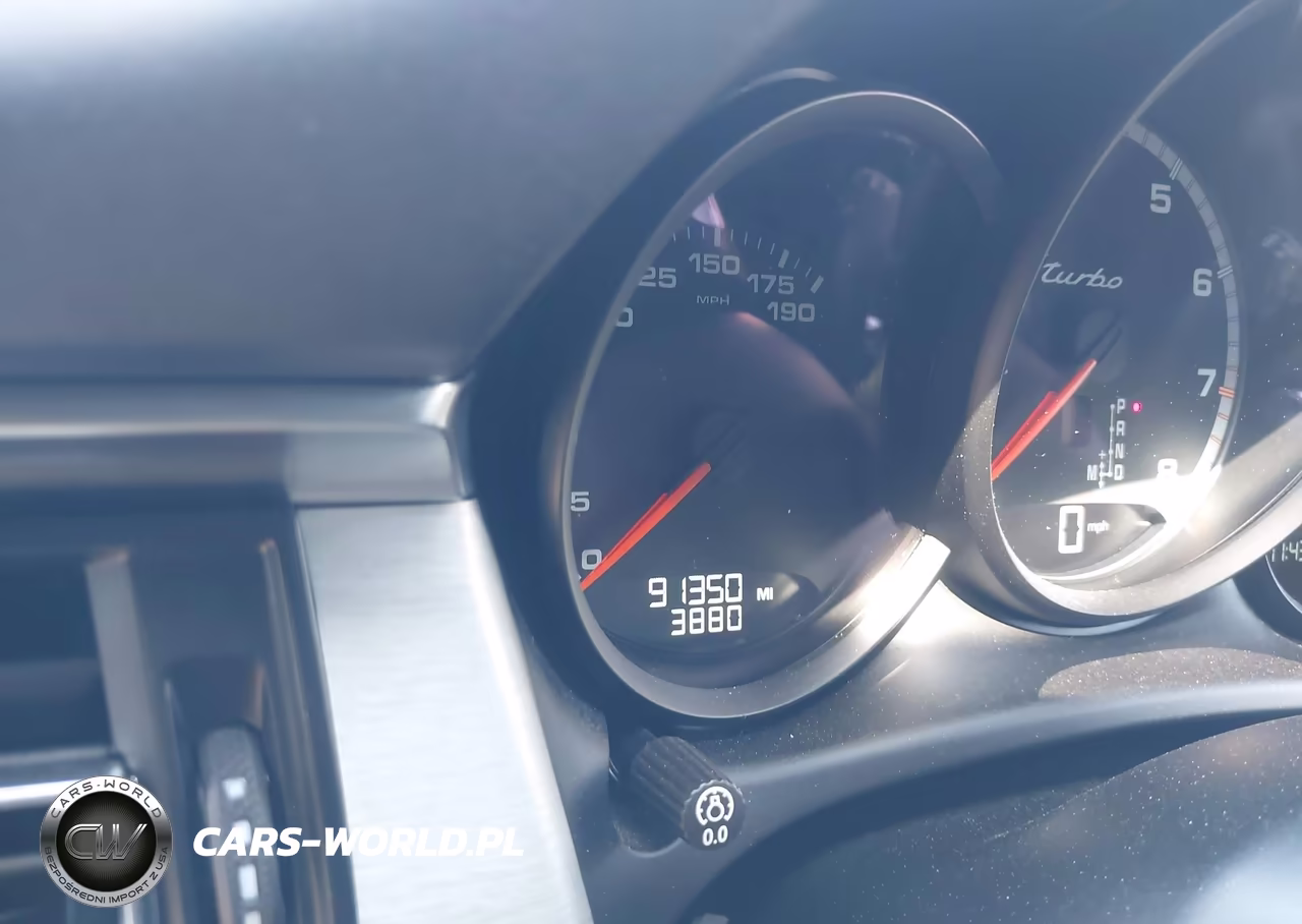 2020 Porsche Macan Turbo VIN:WP1AF2A59LLB60419 - 7