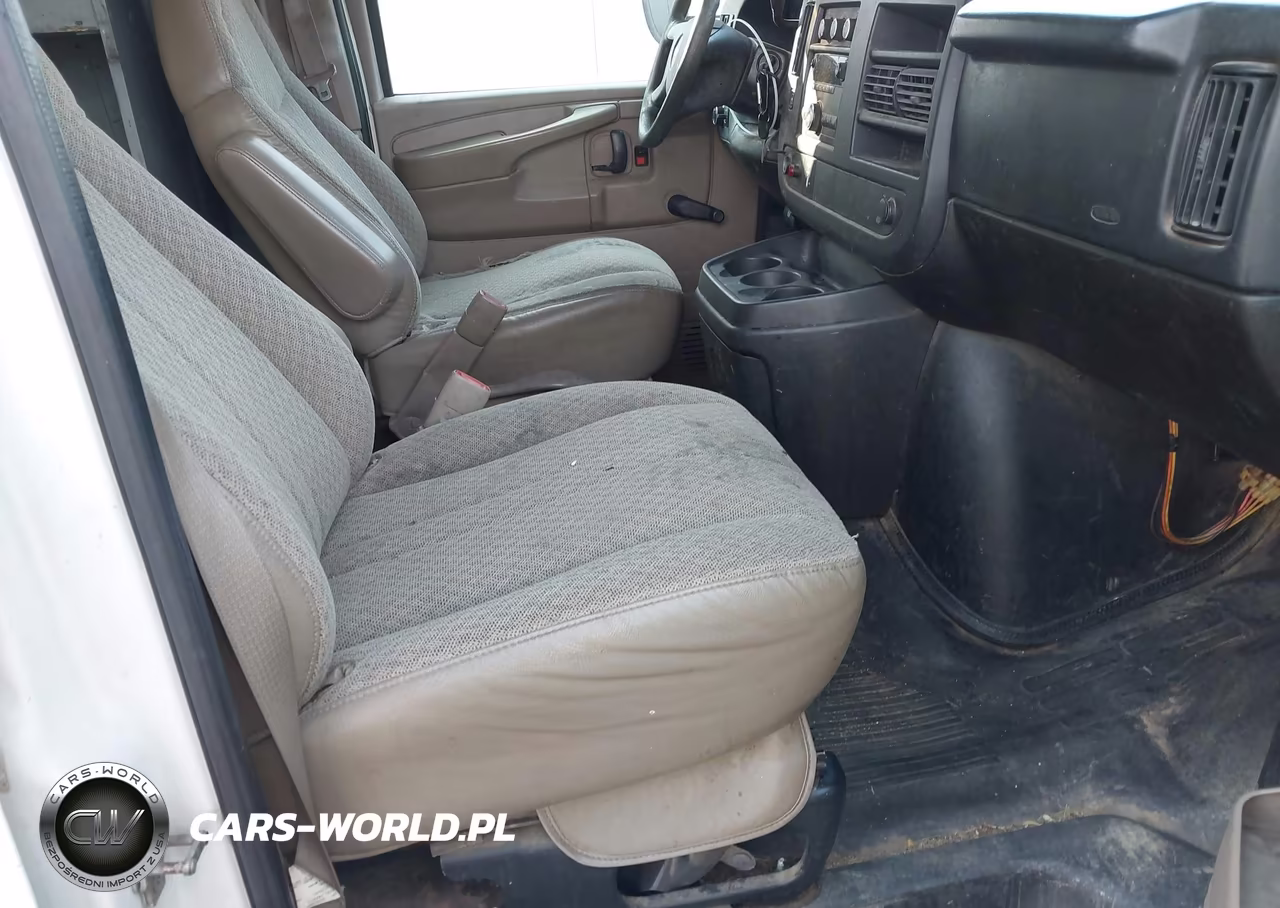 2009 Chevrolet Express 2500 Work Van VIN:1GCGG25C191110331 - 5