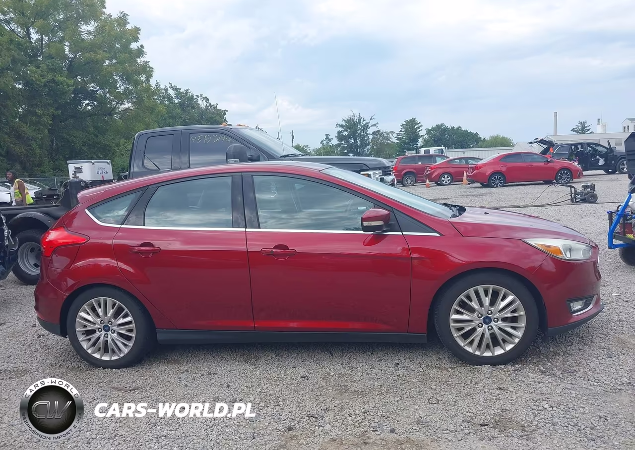 2016 Ford Focus Titanium VIN:1FADP3N29GL257617 - 13