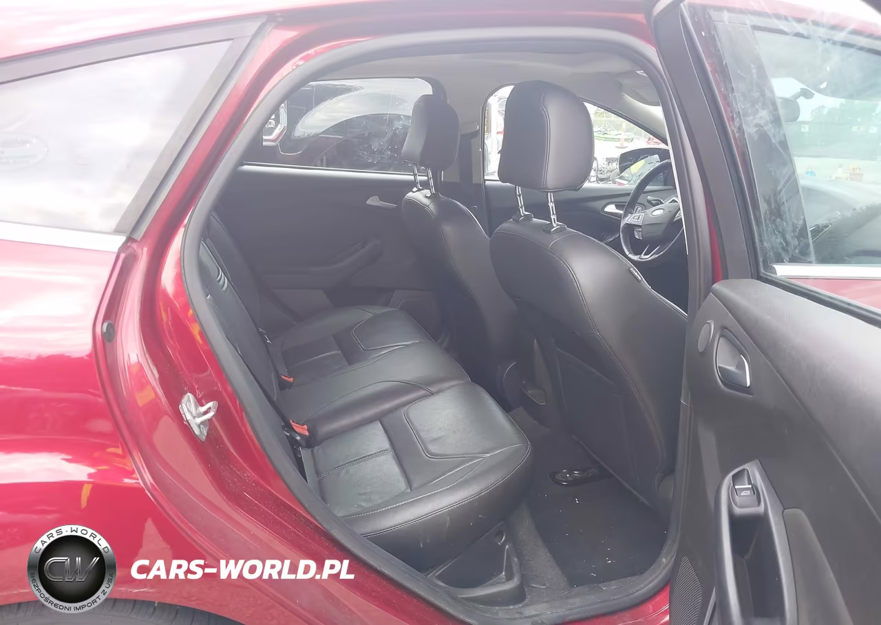 2016 Ford Focus Titanium VIN:1FADP3N29GL257617 - 8