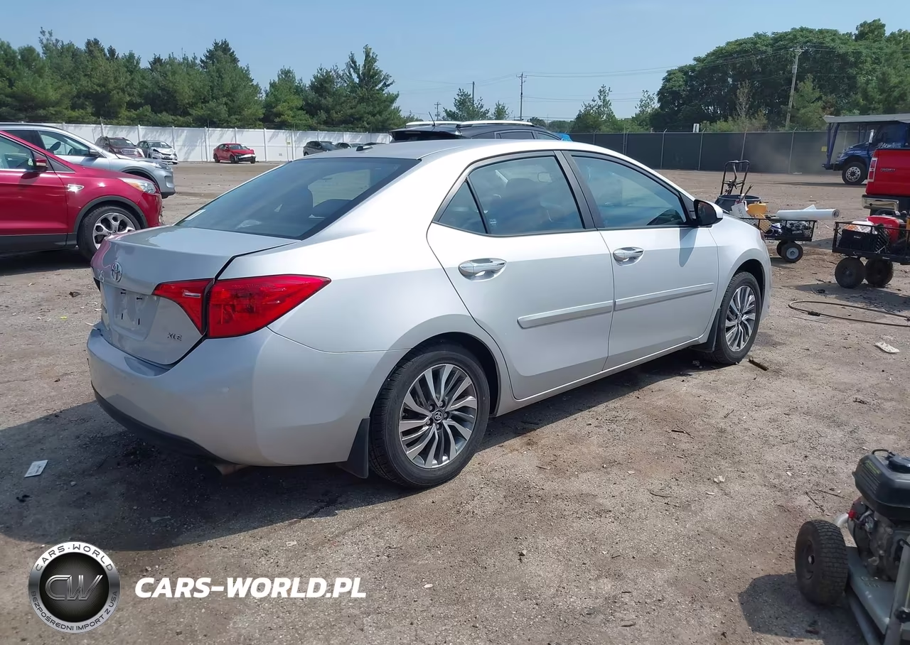 2019 Toyota Corolla Xle VIN:2T1BURHEXKC214116 - 4