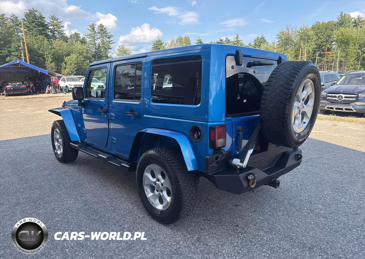 2015 Jeep Wrangler Unlimited Sahara VIN:1C4BJWEG5FL591285 - 3