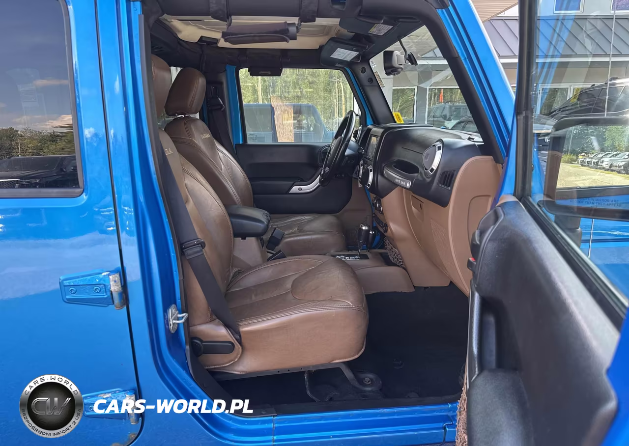 2015 Jeep Wrangler Unlimited Sahara VIN:1C4BJWEG5FL591285 - 5