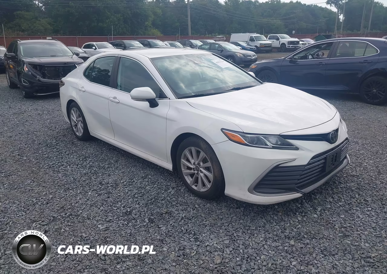 2022 Toyota Camry Le Awd