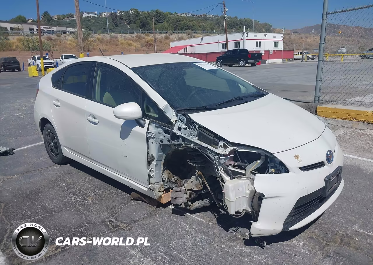 2013 Toyota Prius Three VIN:JTDKN3DU4D5570634 - 1
