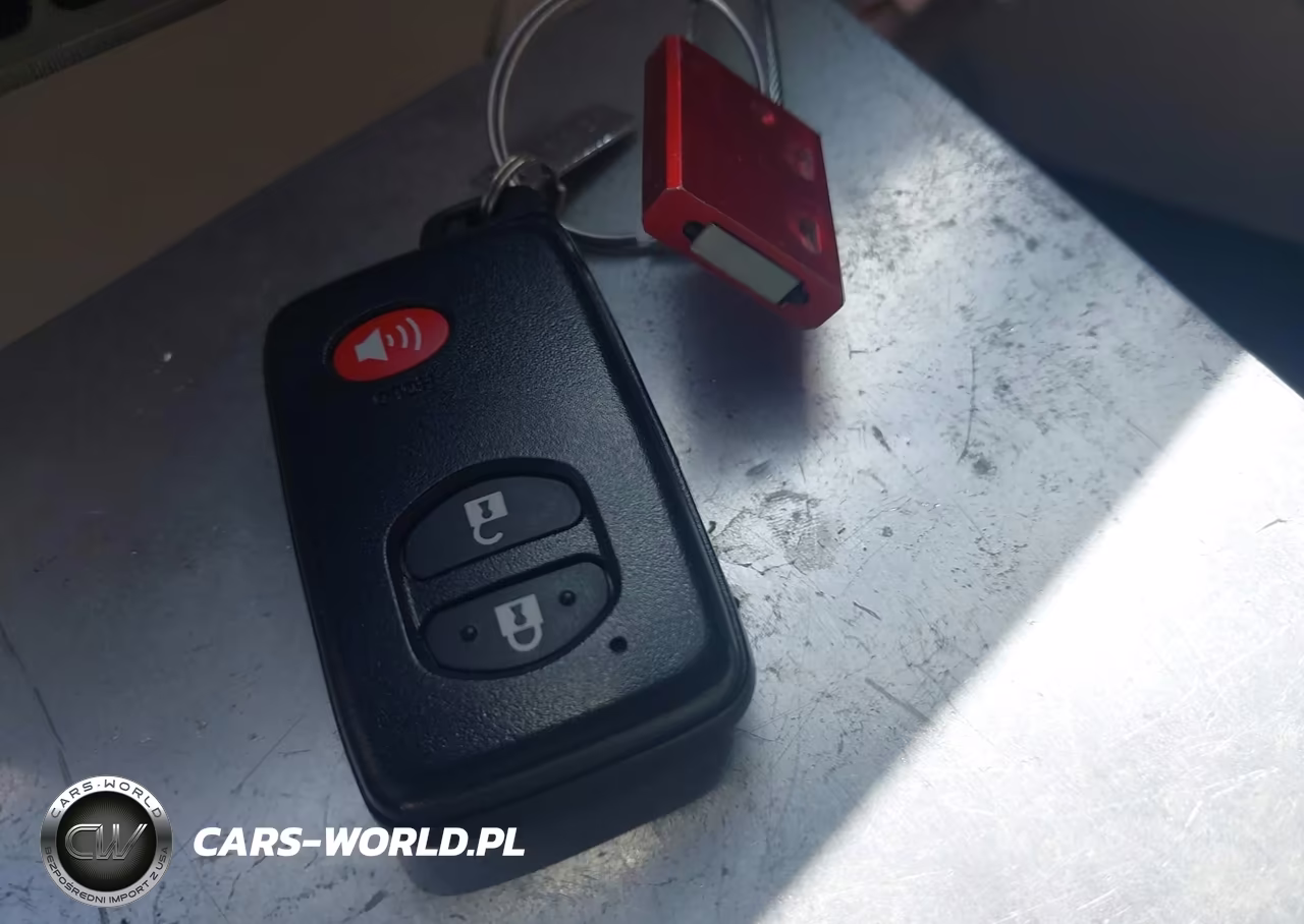 2013 Toyota Prius Three VIN:JTDKN3DU4D5570634 - 11