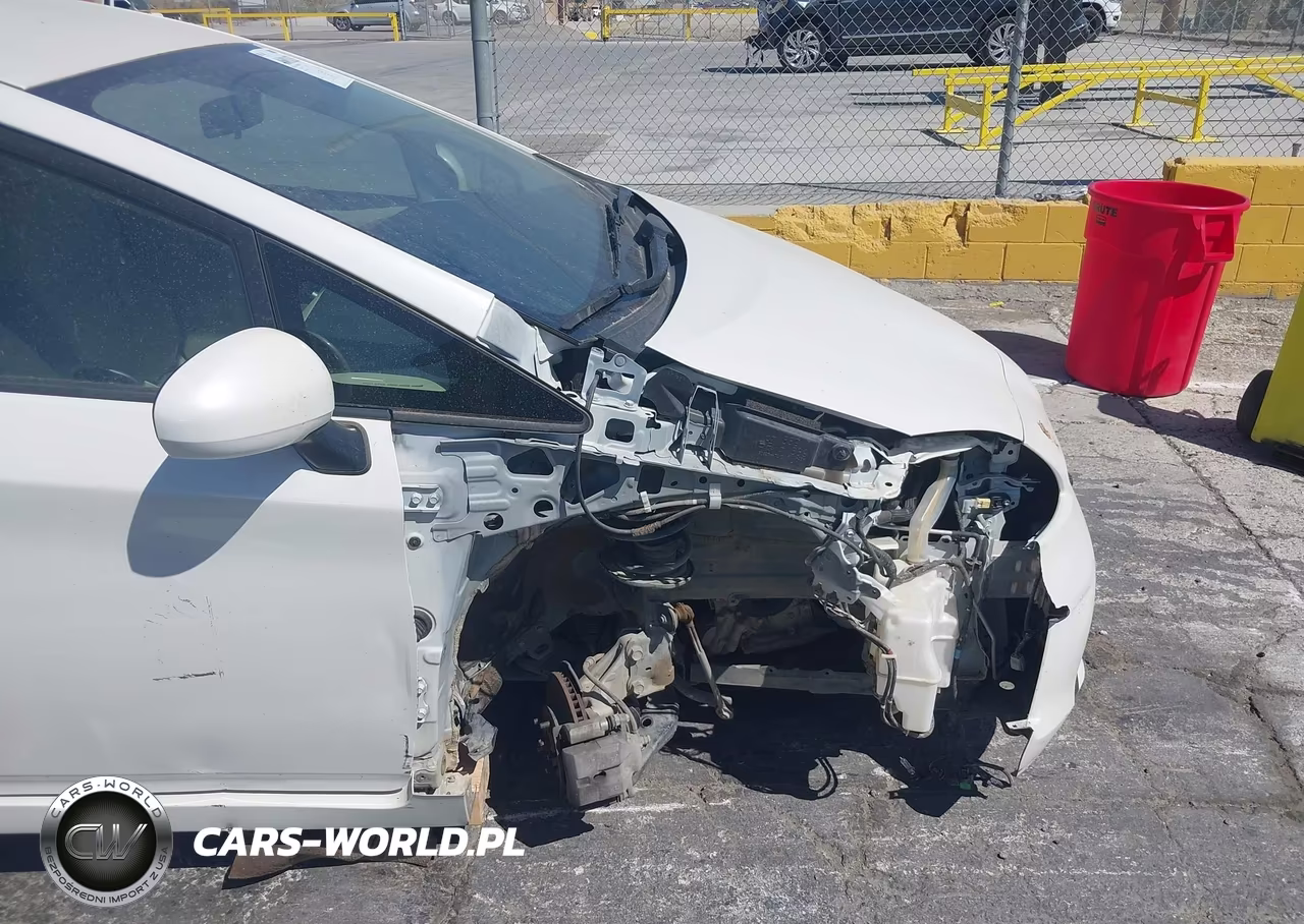 2013 Toyota Prius Three VIN:JTDKN3DU4D5570634 - 17