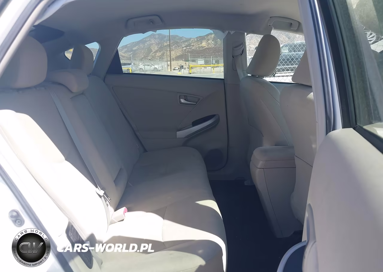 2013 Toyota Prius Three VIN:JTDKN3DU4D5570634 - 8