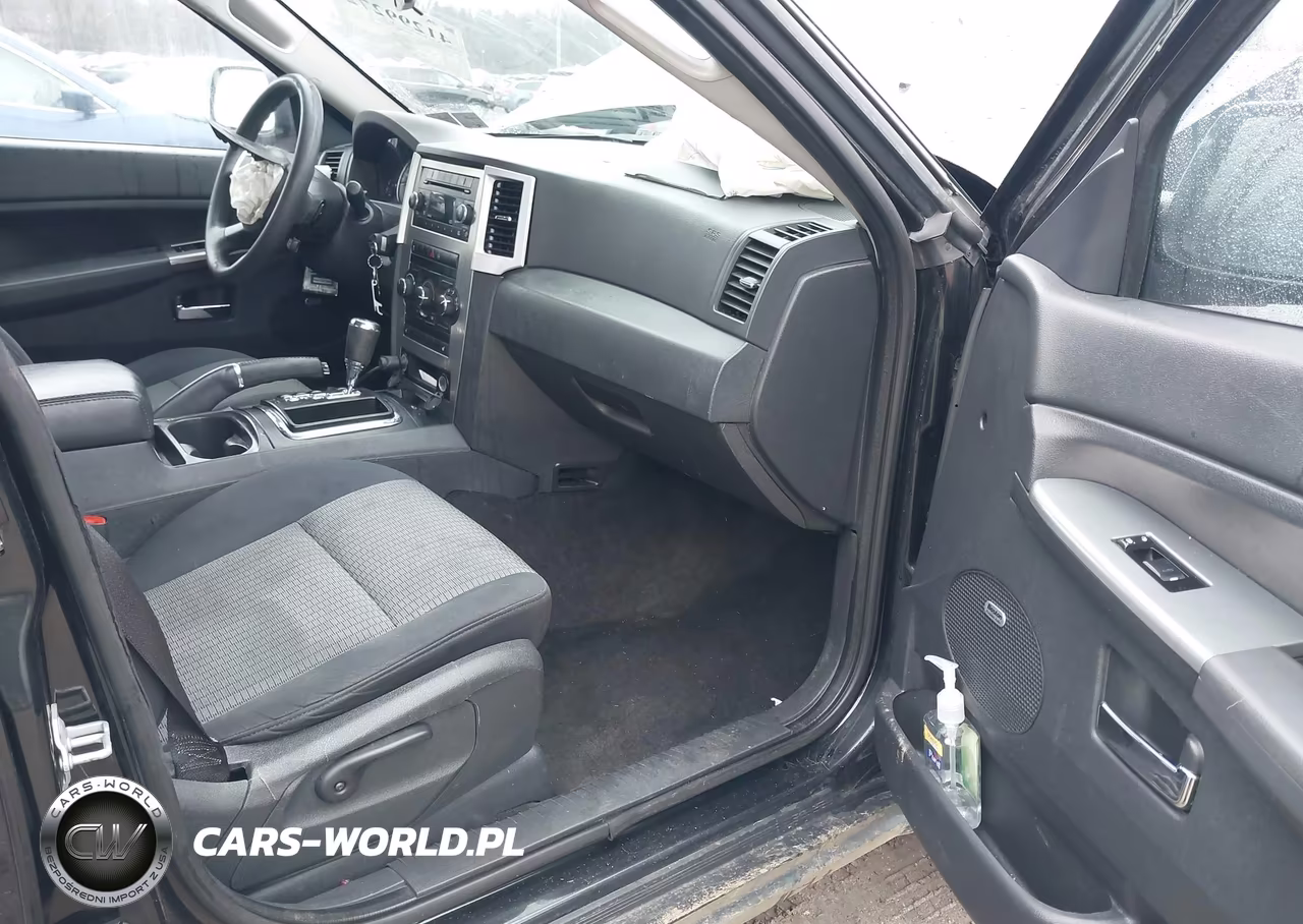 2010 Jeep Grand Cherokee Laredo VIN:1J4PR4GK6AC145041 - 5