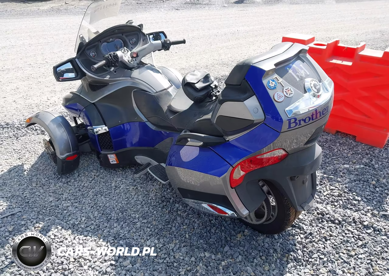 2011 Can-Am Spyder Roadster Rts VIN:2BXJBWC11BV001177 - 3