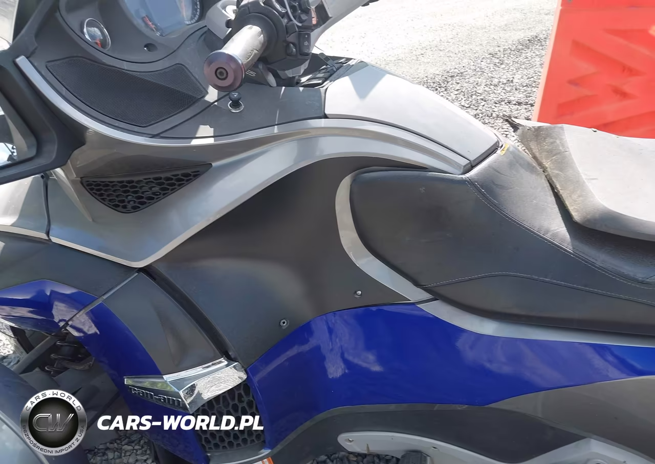 2011 Can-Am Spyder Roadster Rts VIN:2BXJBWC11BV001177 - 9