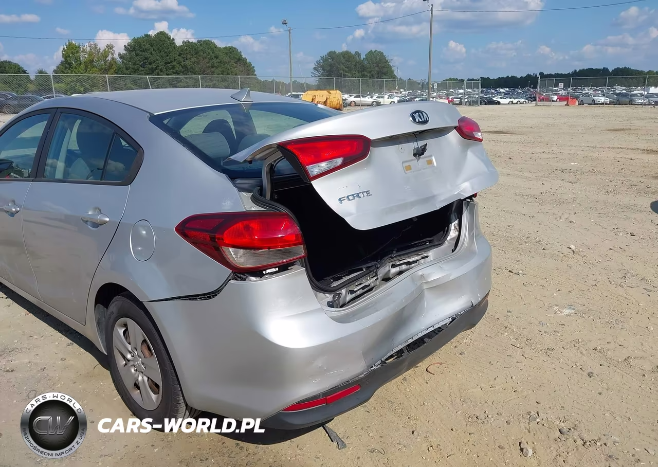 2017 Kia Forte Lx VIN:3KPFK4A76HE104311 - 6