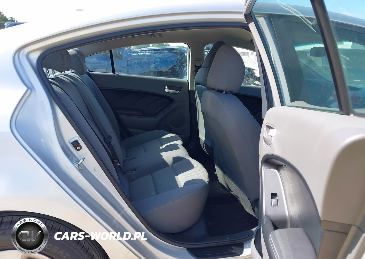 2017 Kia Forte Lx VIN:3KPFK4A76HE104311 - 8