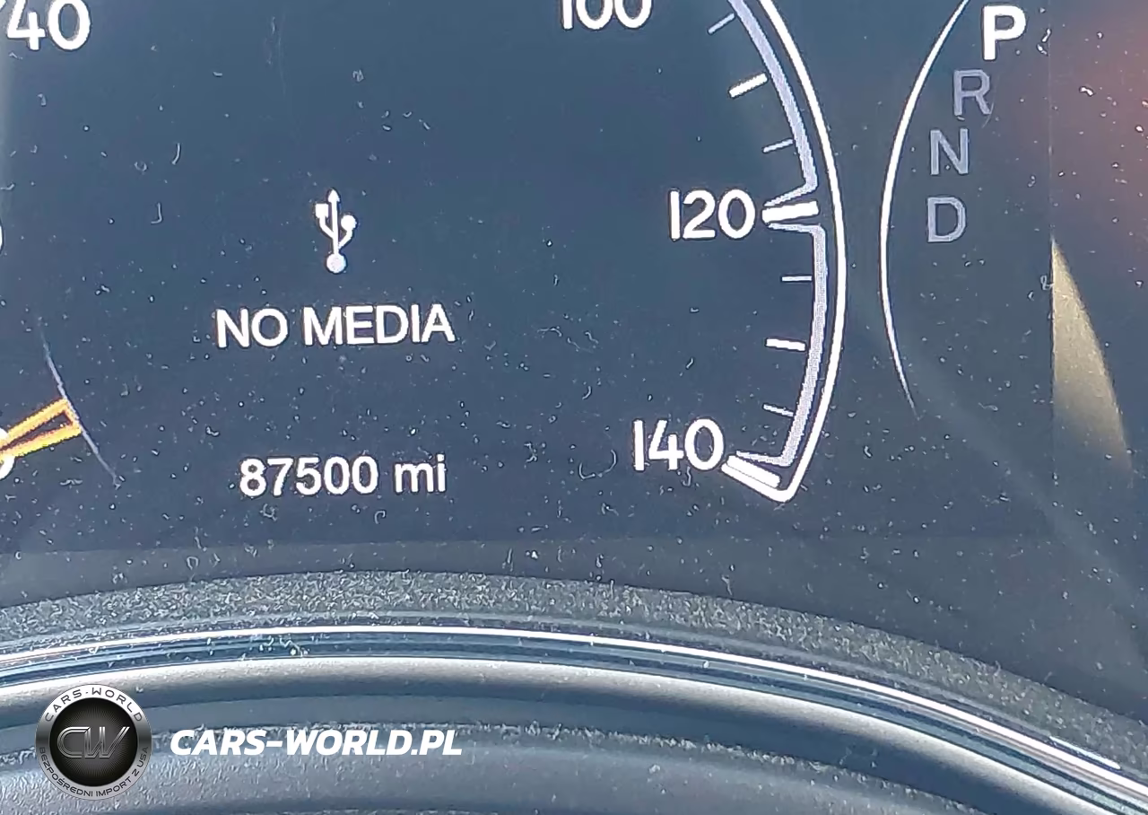 2018 Jeep Grand Cherokee Laredo E 4X4 VIN:1C4RJFAG3JC105098 - 15