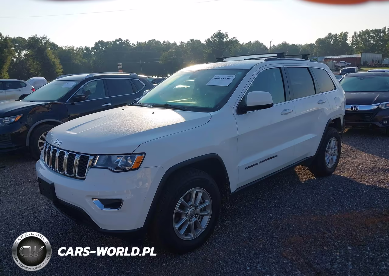 2018 Jeep Grand Cherokee Laredo E 4X4 VIN:1C4RJFAG3JC105098 - 2