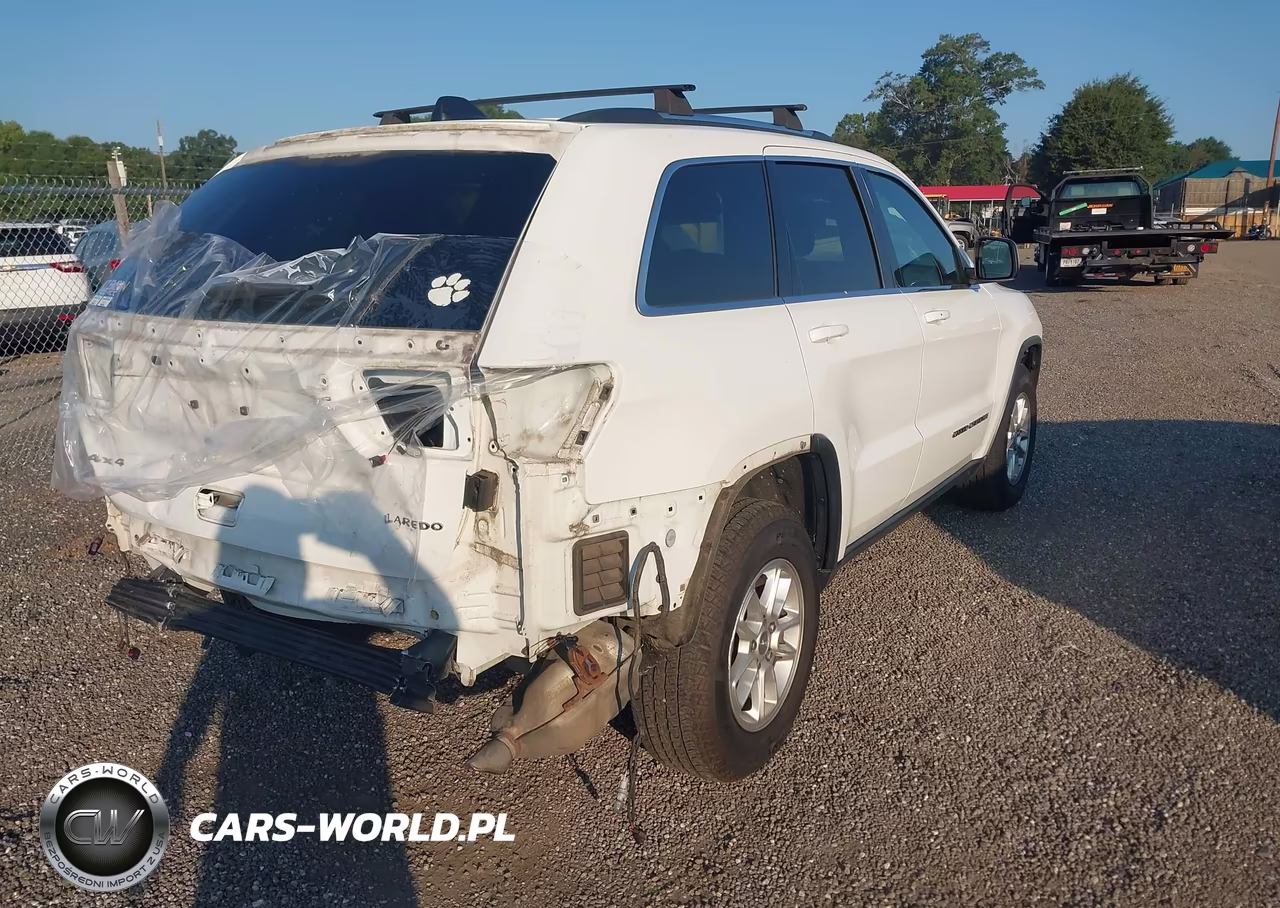 2018 Jeep Grand Cherokee Laredo E 4X4 VIN:1C4RJFAG3JC105098 - 4