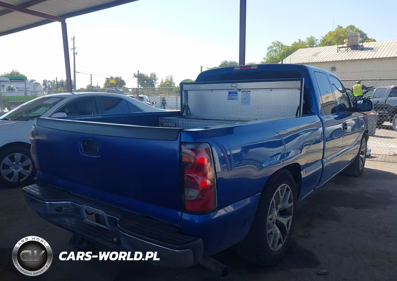 2004 Chevrolet Silverado 1500 VIN:2GCEC19V341108303 - 4