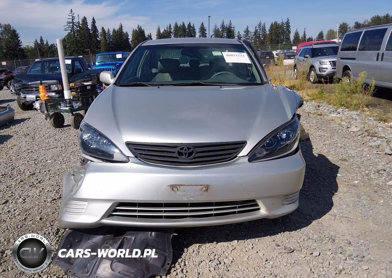 2005 Toyota Camry Le VIN:4T1BE32KX5U384827 - 13