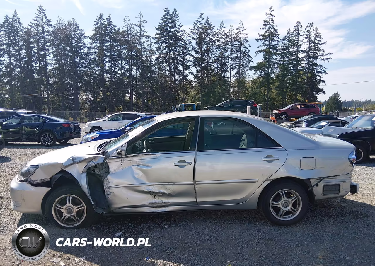 2005 Toyota Camry Le VIN:4T1BE32KX5U384827 - 15