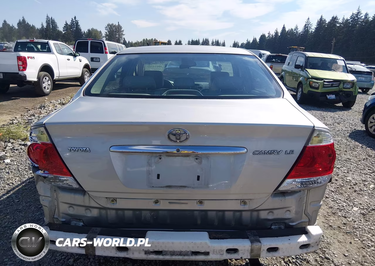 2005 Toyota Camry Le VIN:4T1BE32KX5U384827 - 17