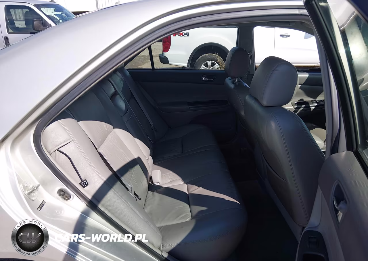2005 Toyota Camry Le VIN:4T1BE32KX5U384827 - 19