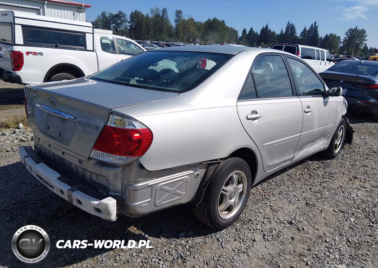 2005 Toyota Camry Le VIN:4T1BE32KX5U384827 - 4