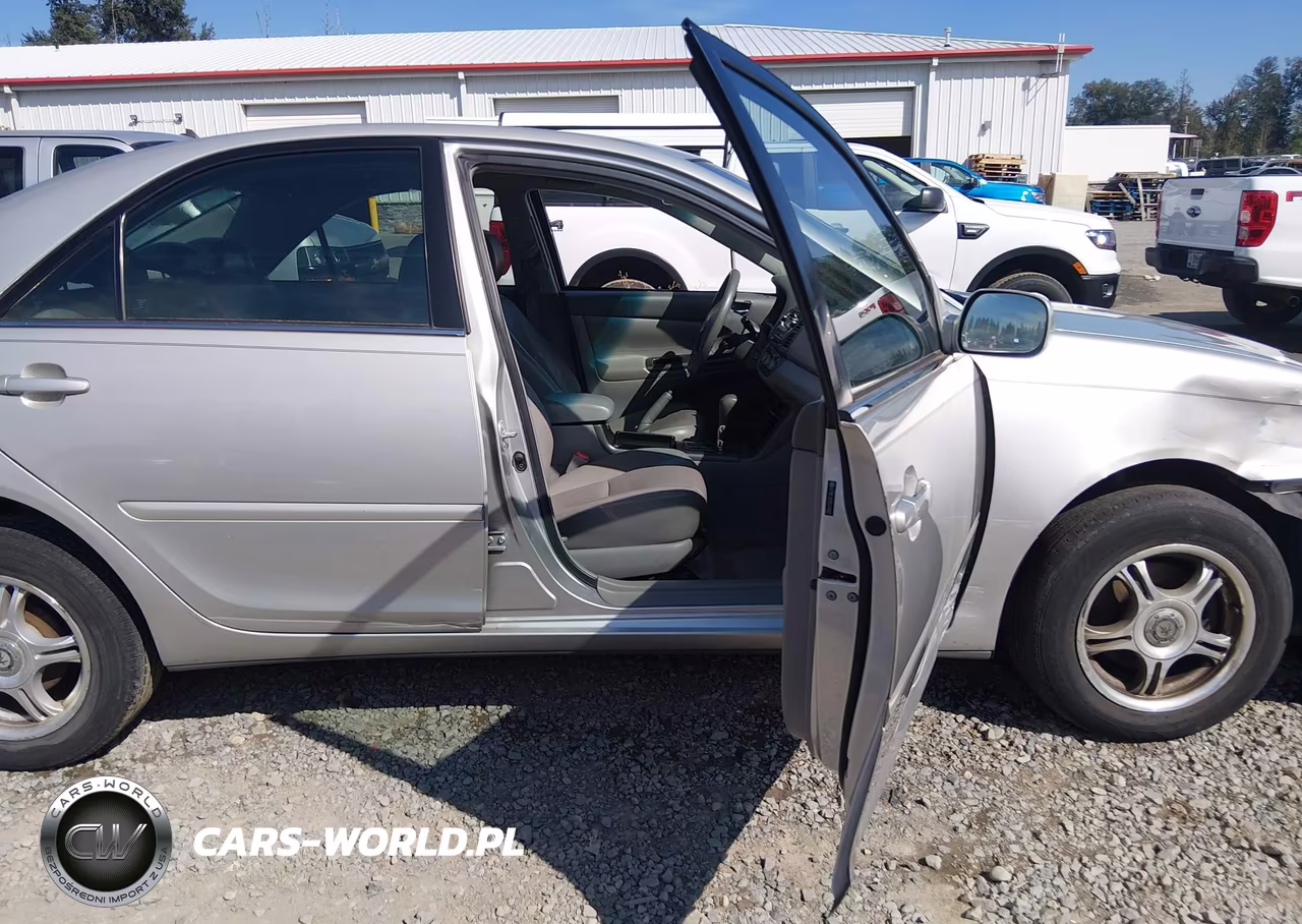 2005 Toyota Camry Le VIN:4T1BE32KX5U384827 - 5