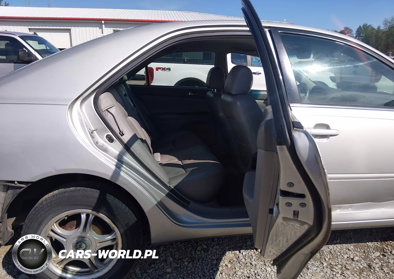 2005 Toyota Camry Le VIN:4T1BE32KX5U384827 - 8