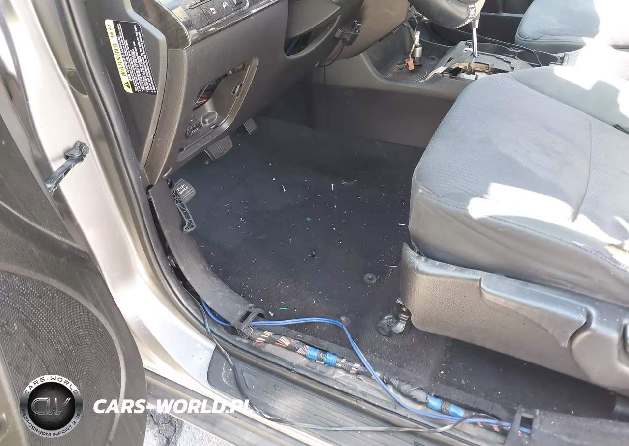 2011 Kia Sorento Lx VIN:5XYKT4A14BG089065 - 12