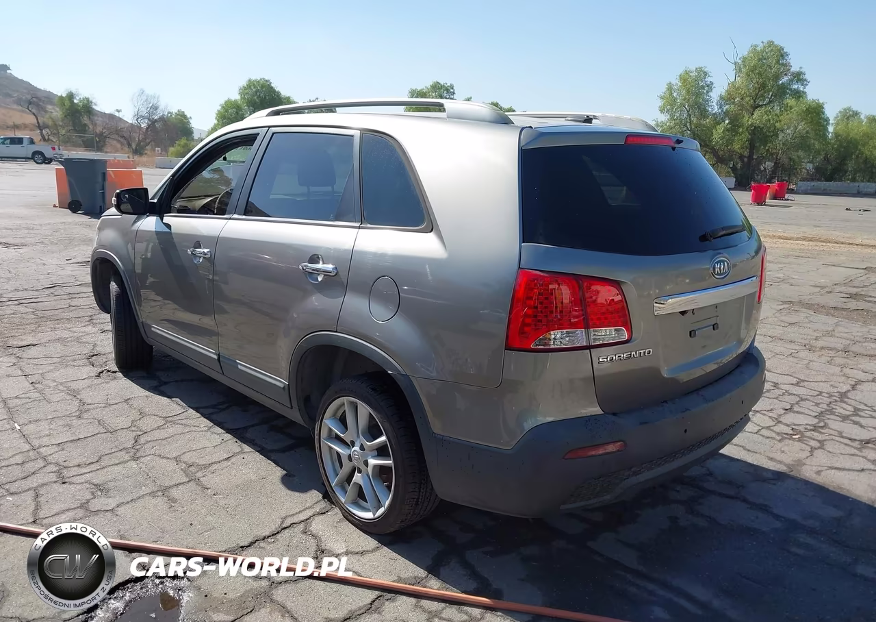 2011 Kia Sorento Lx VIN:5XYKT4A14BG089065 - 3