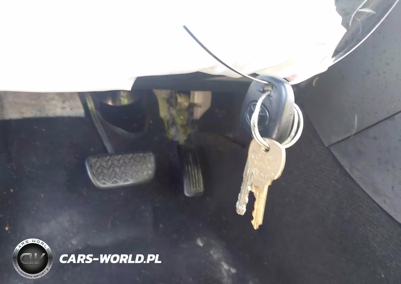 2006 Scion Tc VIN:JTKDE177060091784 - 11