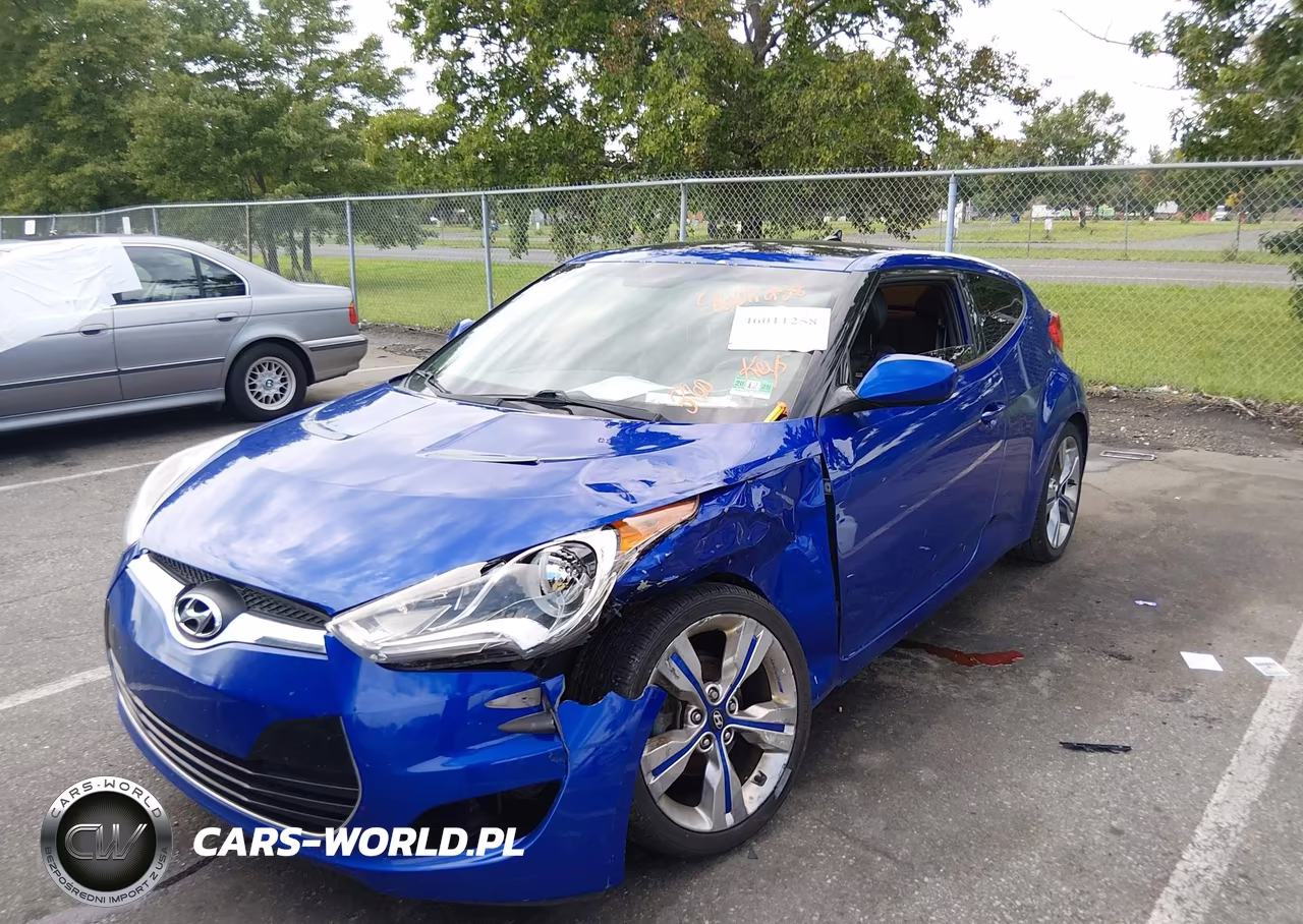 2015 Hyundai Veloster VIN:KMHTC6AD8FU221173 - 6