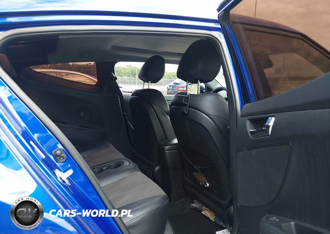 2015 Hyundai Veloster VIN:KMHTC6AD8FU221173 - 8