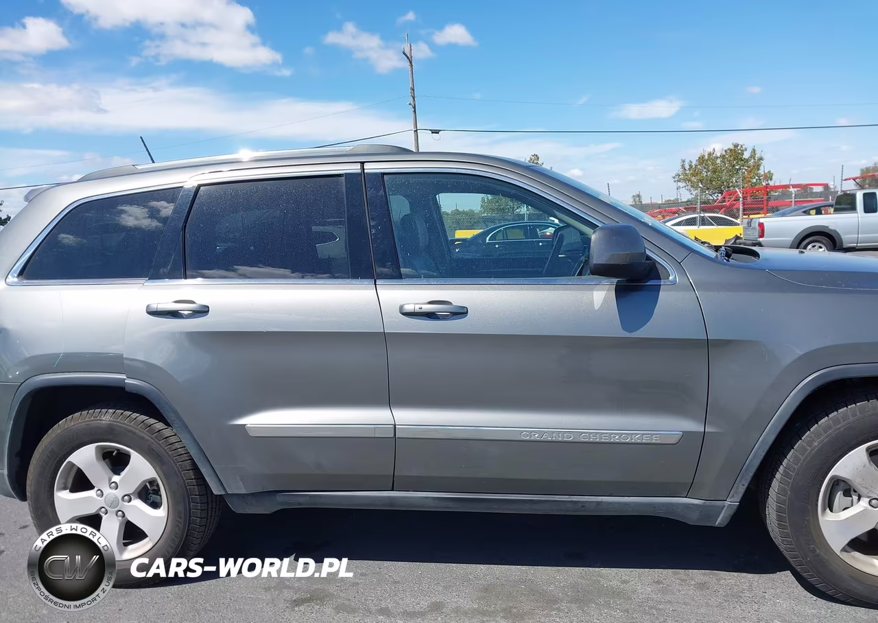 2011 Jeep Grand Cherokee Laredo VIN:1J4RR4GG1BC614607 - 13