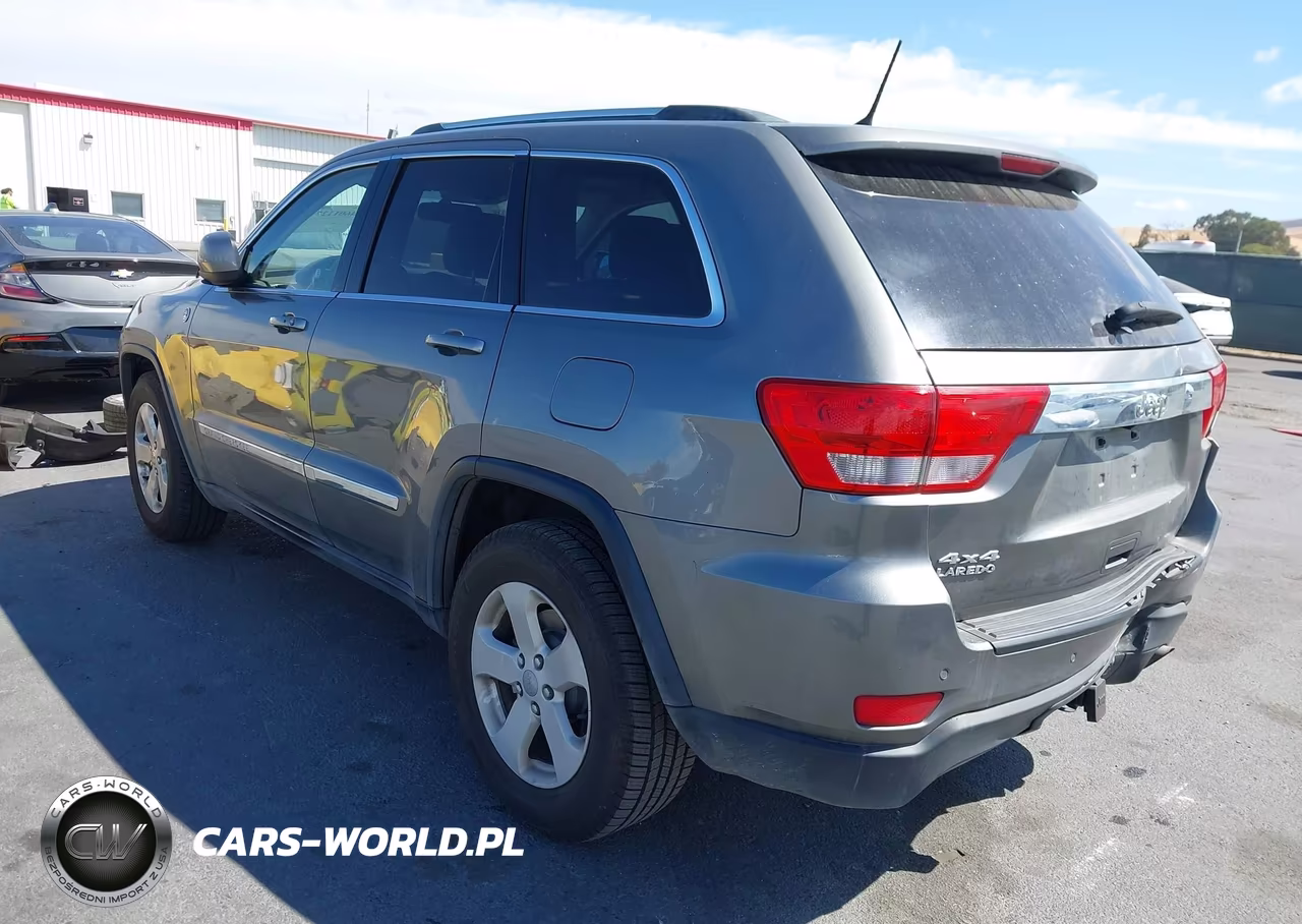 2011 Jeep Grand Cherokee Laredo VIN:1J4RR4GG1BC614607 - 3