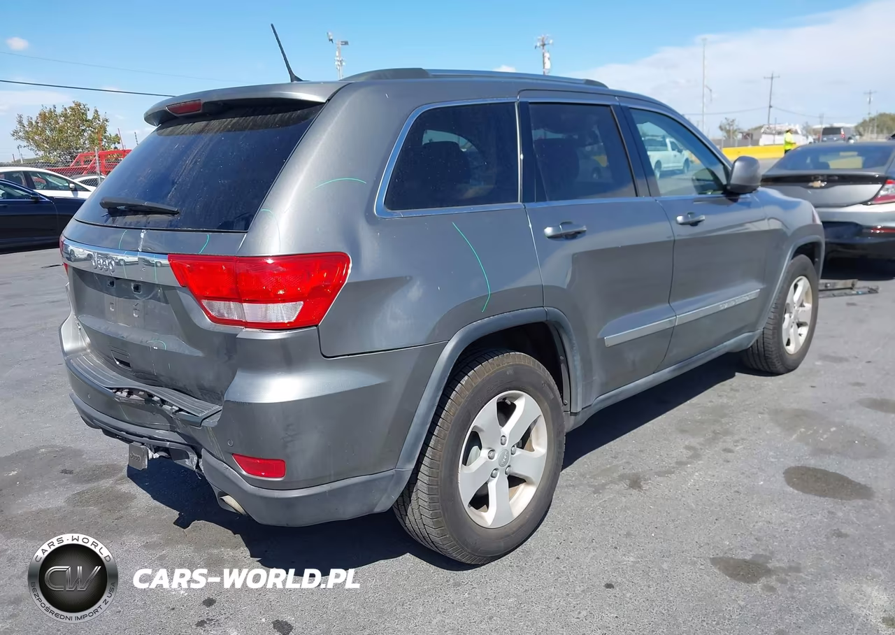 2011 Jeep Grand Cherokee Laredo VIN:1J4RR4GG1BC614607 - 4