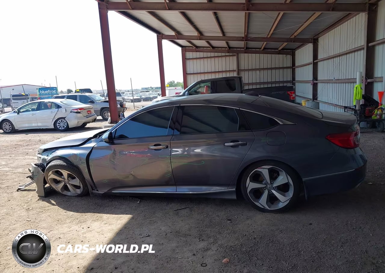 2018 Honda Accord Touring 2.0T VIN:1HGCV2F95JA000301 - 15