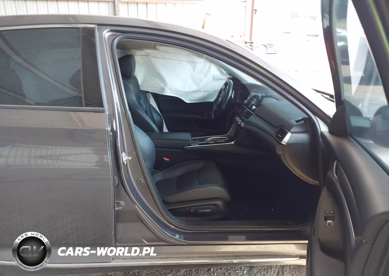 2018 Honda Accord Touring 2.0T VIN:1HGCV2F95JA000301 - 5