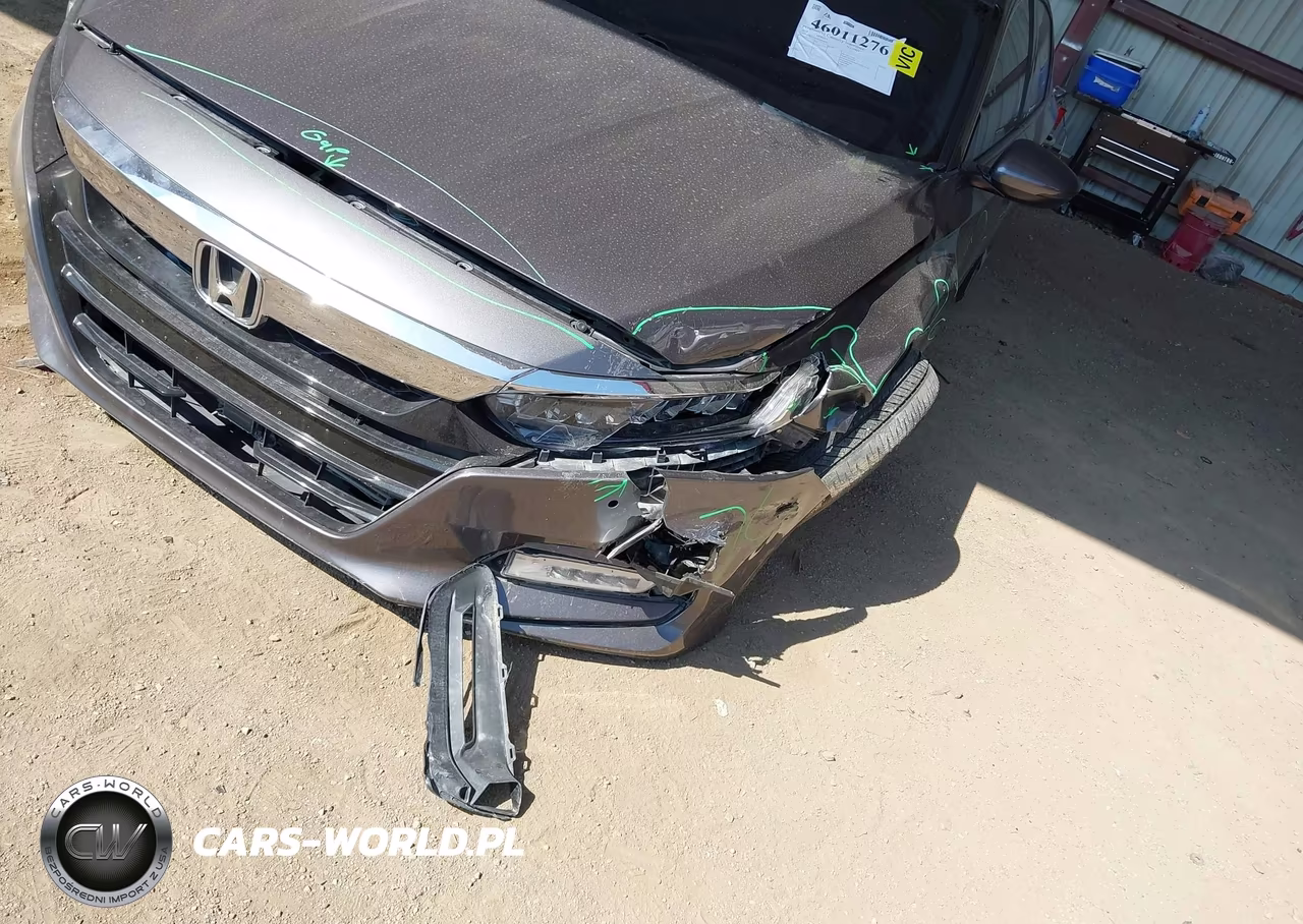 2018 Honda Accord Touring 2.0T VIN:1HGCV2F95JA000301 - 6