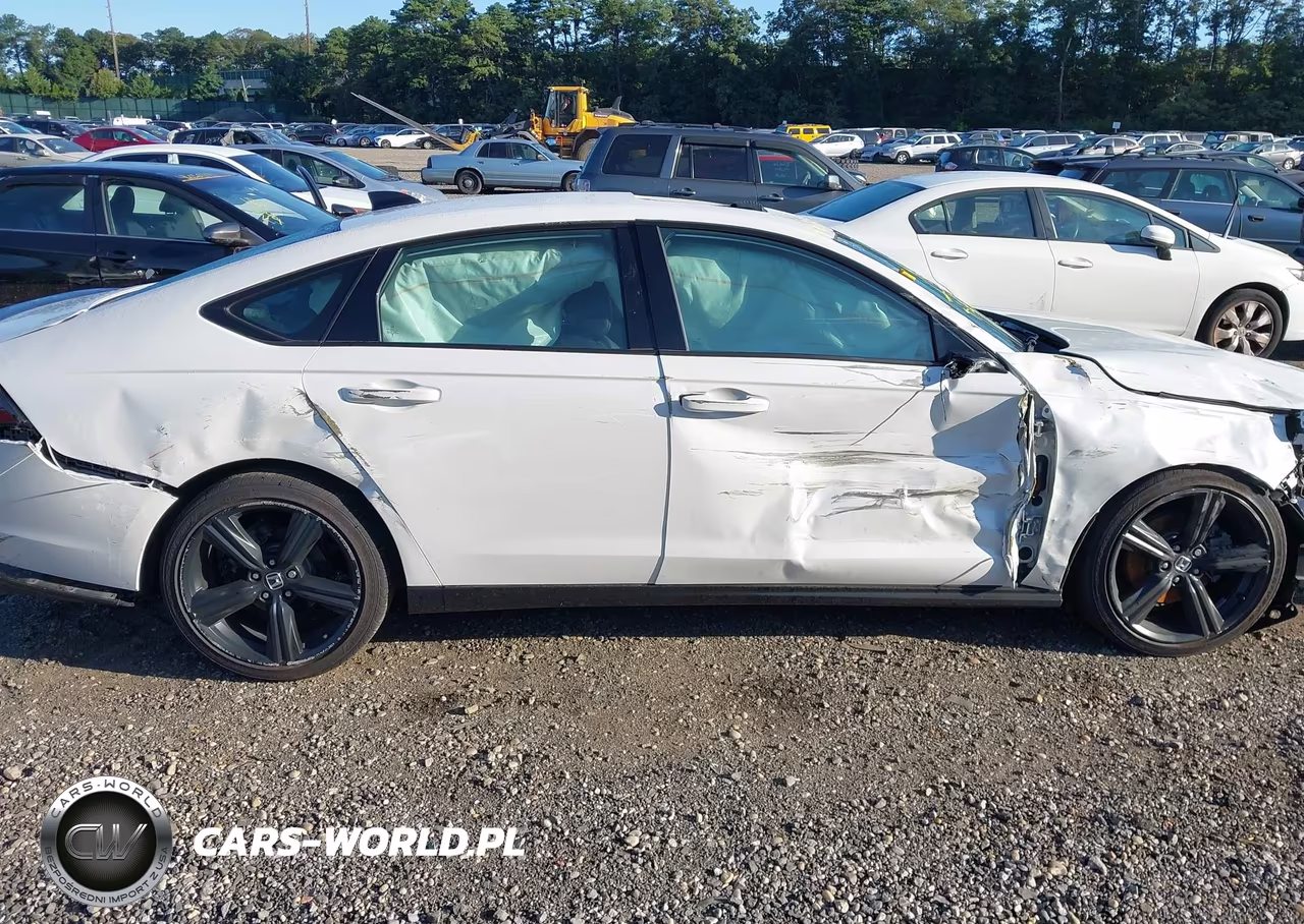 2025 Honda Accord Hybrid Sport-L VIN:1HGCY2F76SA073703 - 12
