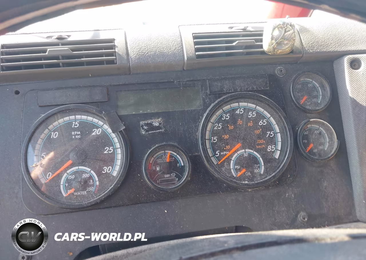 2016 Freightliner Cascadia 125 VIN:3AKJGLDR8GSGX3489 - 6
