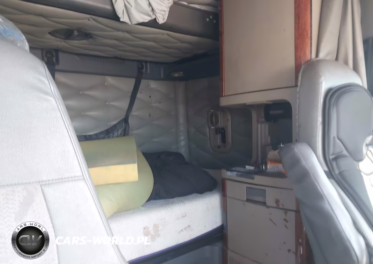 2016 Freightliner Cascadia 125 VIN:3AKJGLDR8GSGX3489 - 8