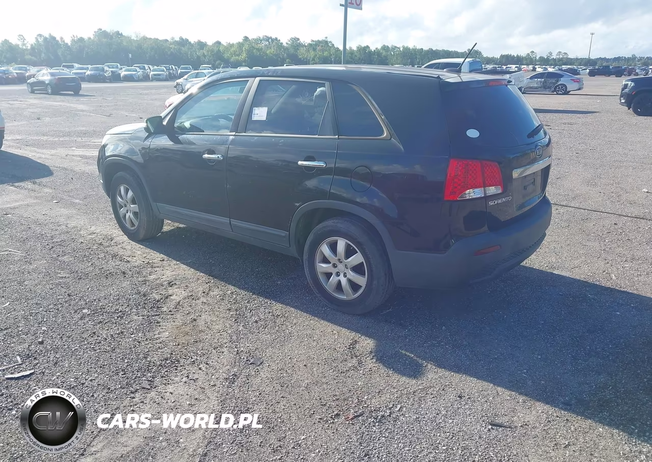 2011 Kia Sorento Lx VIN:5XYKT3A15BG084807 - 3