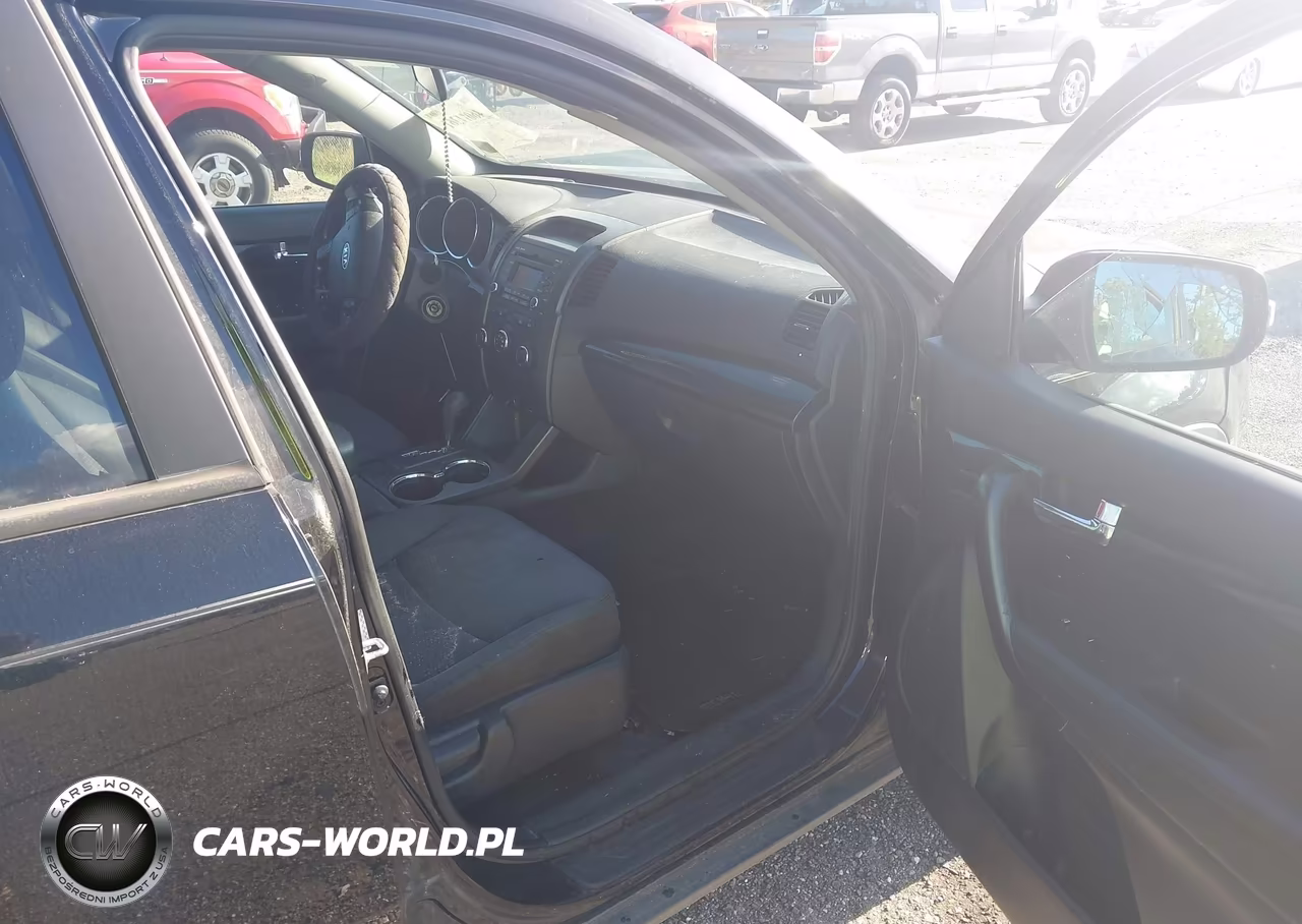 2011 Kia Sorento Lx VIN:5XYKT3A15BG084807 - 5