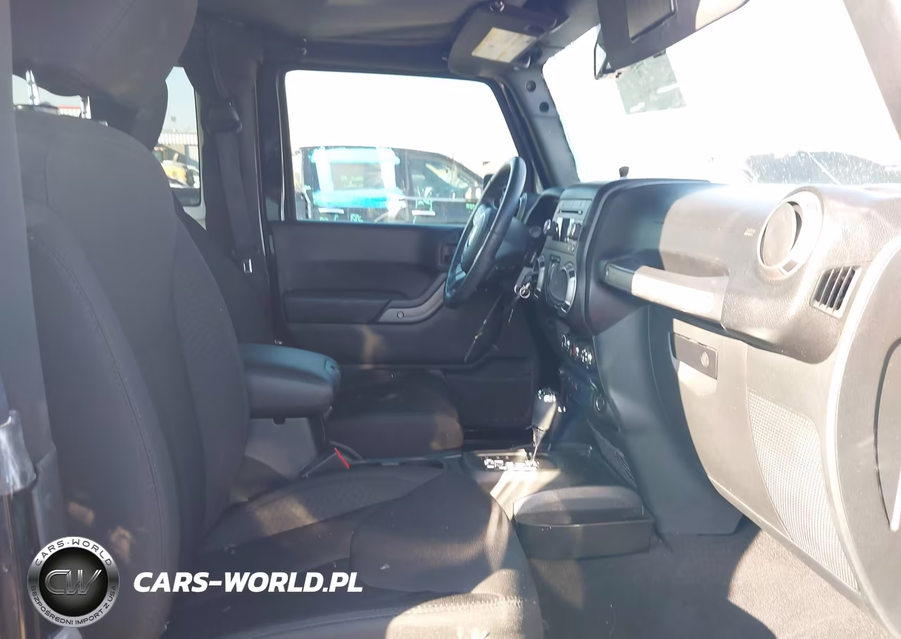 2017 Jeep Wrangler Sport 4X4 VIN:1C4AJWAGXHL586684 - 5