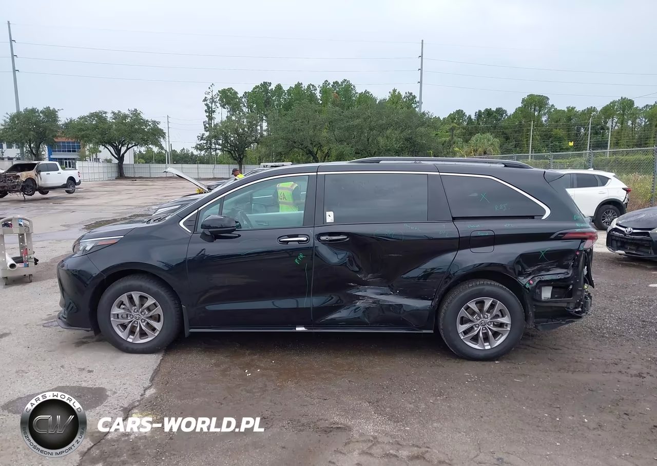 2025 Toyota Sienna Xle VIN:5TDYRKEC1SS289249 - 15
